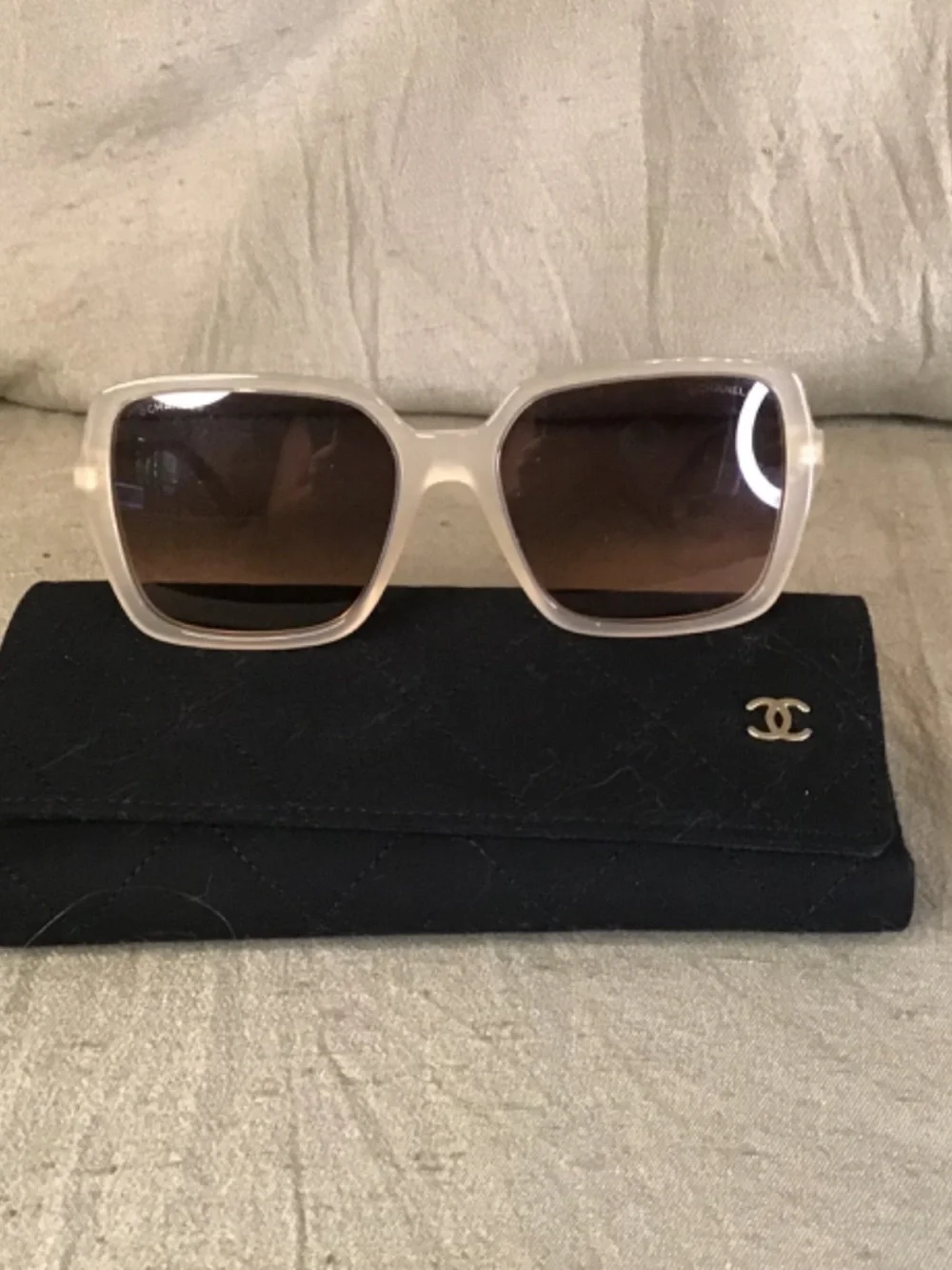 NWOT Chanel Style 5505 Polarized Gradient Lans Sunglasses w/ Case.